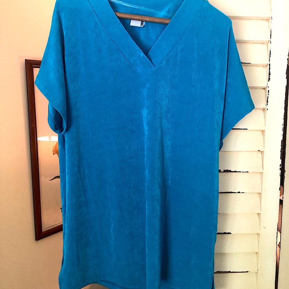 Chicos Travelers Top blue green. Size 2
